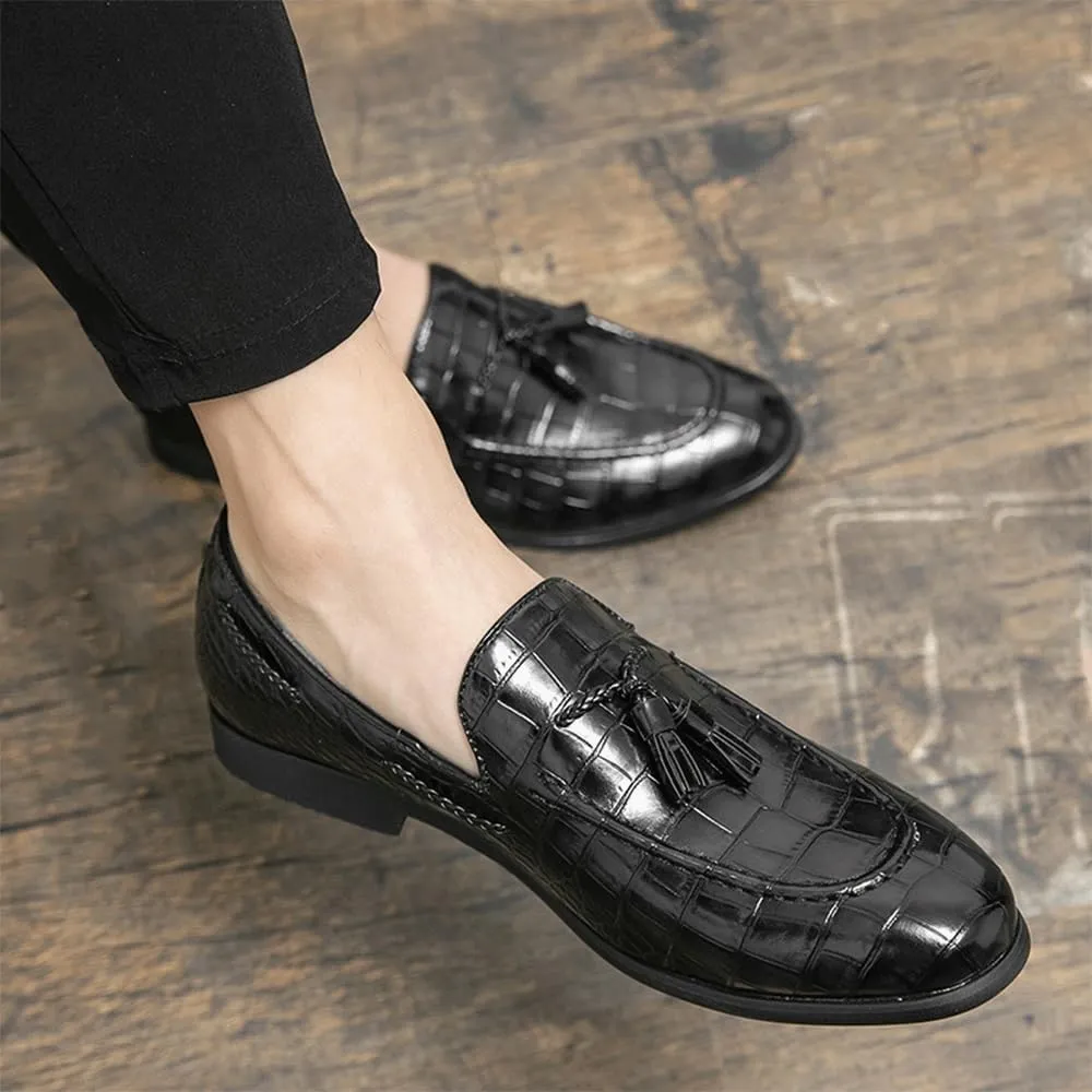 Luxury Mens Slip on Casual Shoes Tassel Apron Toe Loafer New Men's Classic Flats Male Dress Business Shoes Mens Handmade Loafers