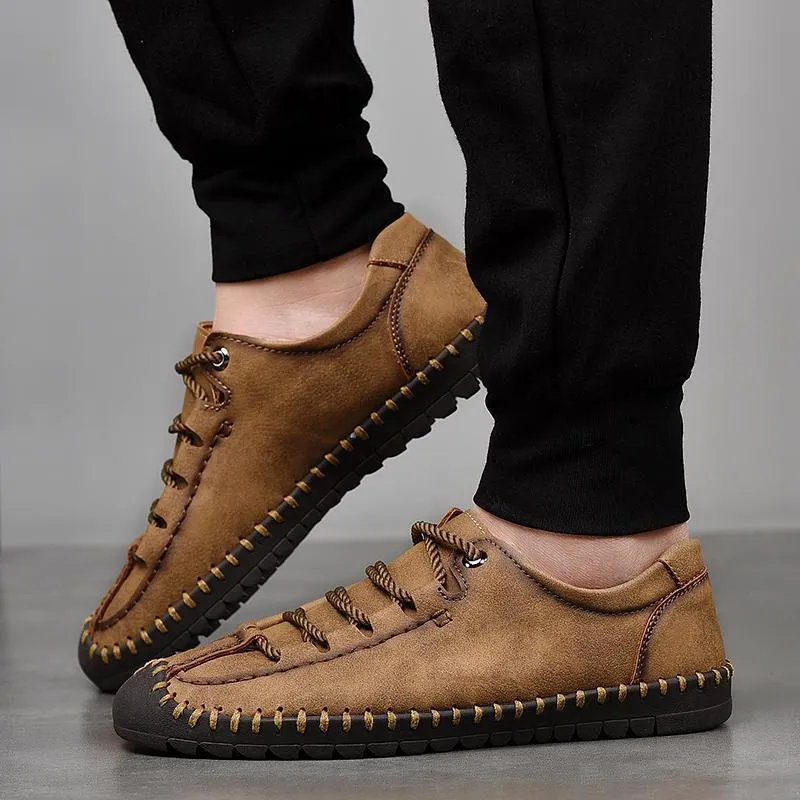 Men's Hand Stitching Anti-collision Soft Casual Leather Shoes