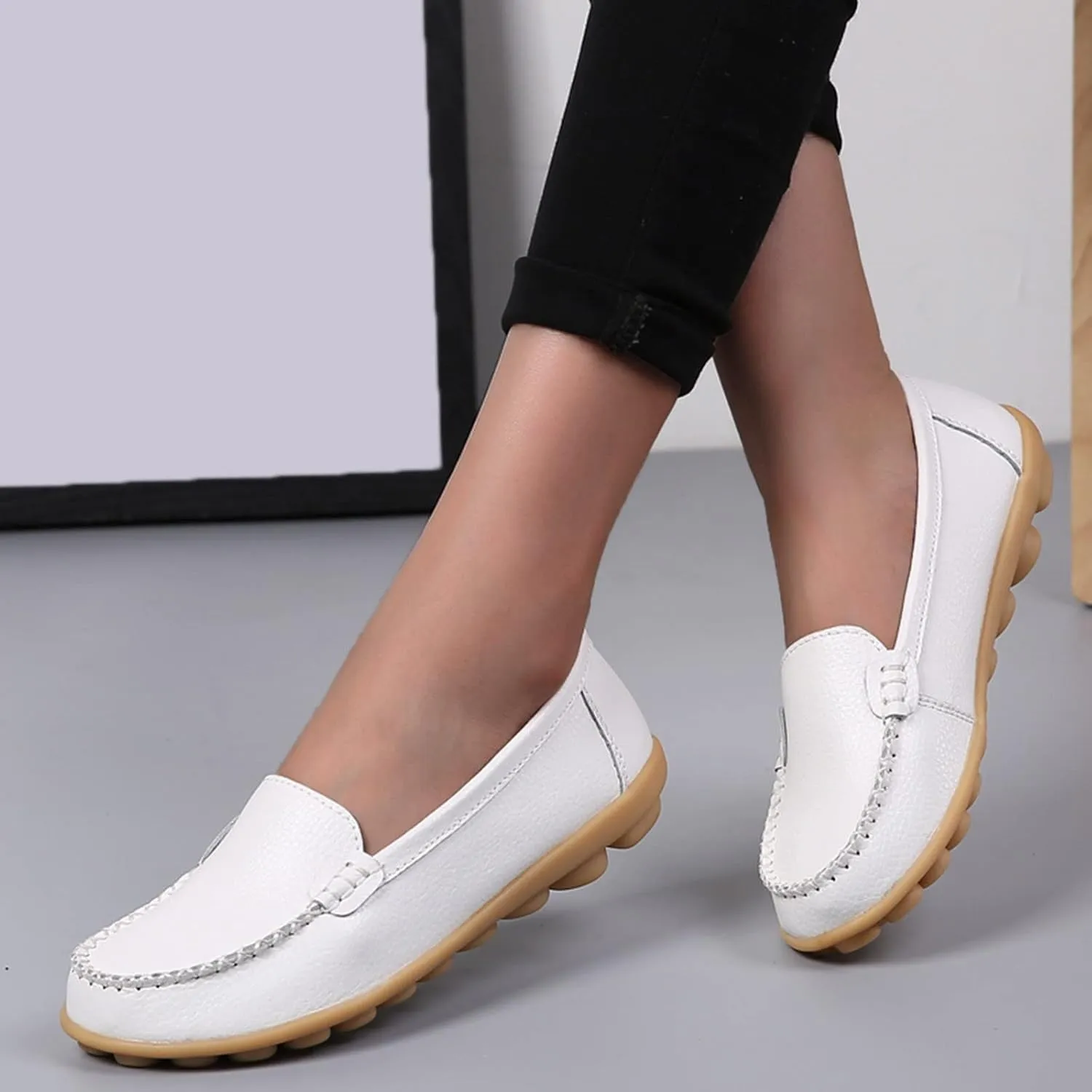 Women's Comfortable Loafers Soft Leather Slip on Casual Outdoor Sandals Round Toe Driving Flat Work Walking Shoes for Women Dressy Low Heels Orthopedic Sandals 